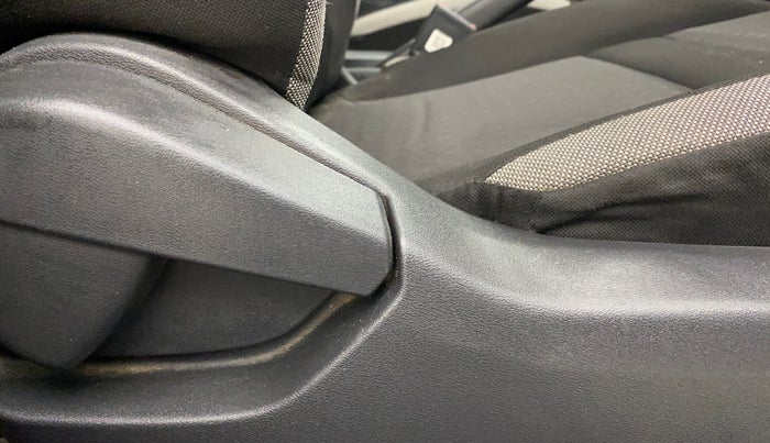 2022 Nissan MAGNITE XL, Petrol, Manual, 27,196 km, Driver Side Adjustment Panel