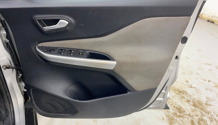 2022 Nissan MAGNITE XL, Petrol, Manual, 27,196 km, Driver Side Door Panels Control