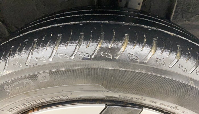 2022 Nissan MAGNITE XL, Petrol, Manual, 27,196 km, Left Rear Tyre Tread