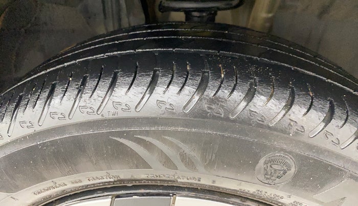 2022 Nissan MAGNITE XL, Petrol, Manual, 27,196 km, Right Front Tyre Tread