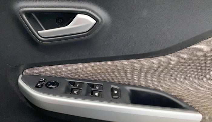 2022 Nissan MAGNITE XL, Petrol, Manual, 72,184 km, Driver Side Door Panels Control