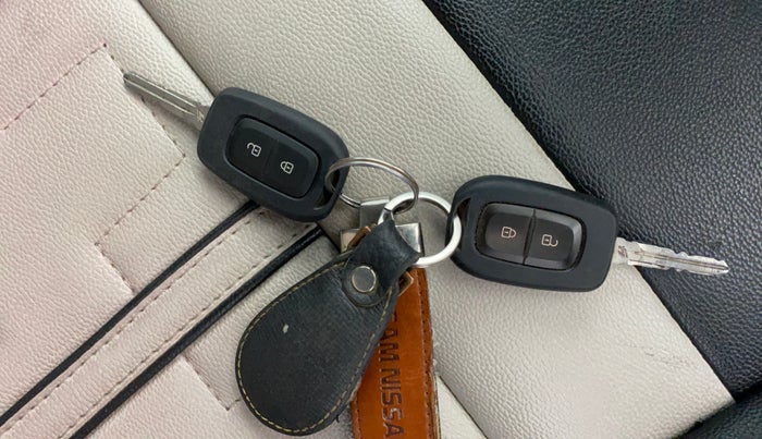 2022 Nissan MAGNITE XL, Petrol, Manual, 72,184 km, Key Close Up