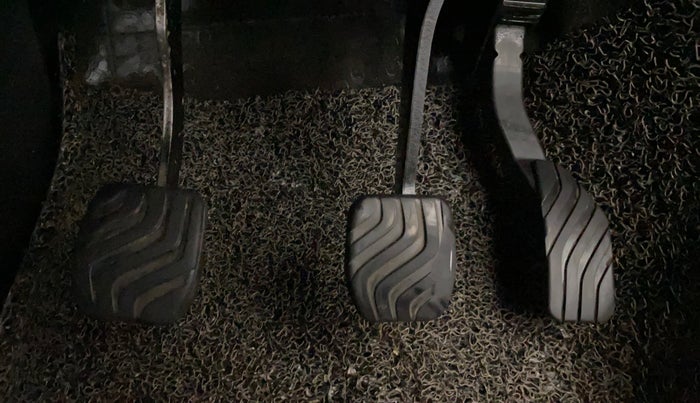 2022 Nissan MAGNITE XL, Petrol, Manual, 72,184 km, Pedals