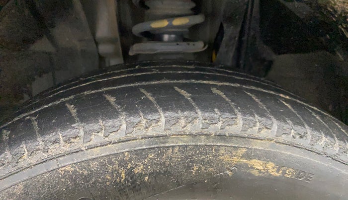 2022 Nissan MAGNITE XL, Petrol, Manual, 72,184 km, Left Front Tyre Tread