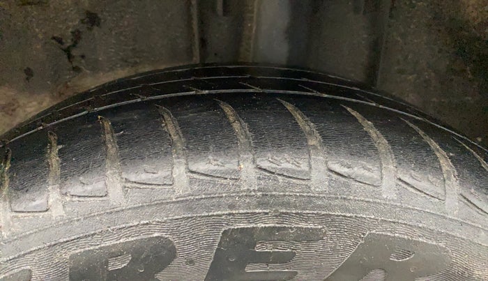 2022 Nissan MAGNITE XL, Petrol, Manual, 72,184 km, Left Rear Tyre Tread