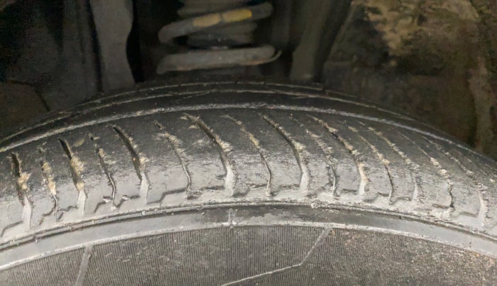 2022 Nissan MAGNITE XL, Petrol, Manual, 72,184 km, Right Front Tyre Tread