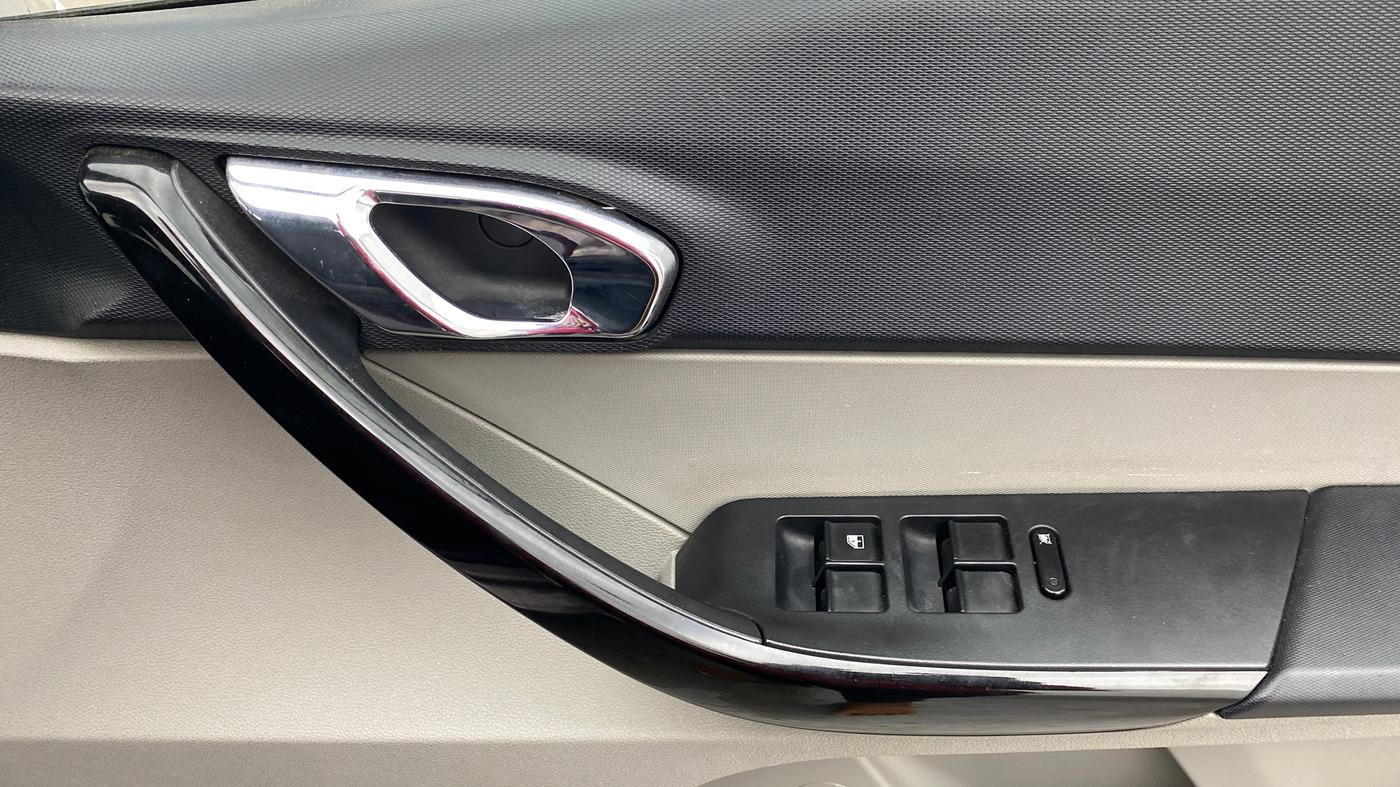 2018 Tata Tiago XZA PETROL, Petrol, Automatic, 26,457 km, Driver Side Door Panels Control