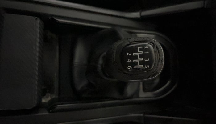 2020 Tata Harrier XM 2.0L KRYOTEC, Diesel, Manual, 95,786 km, Gear Lever