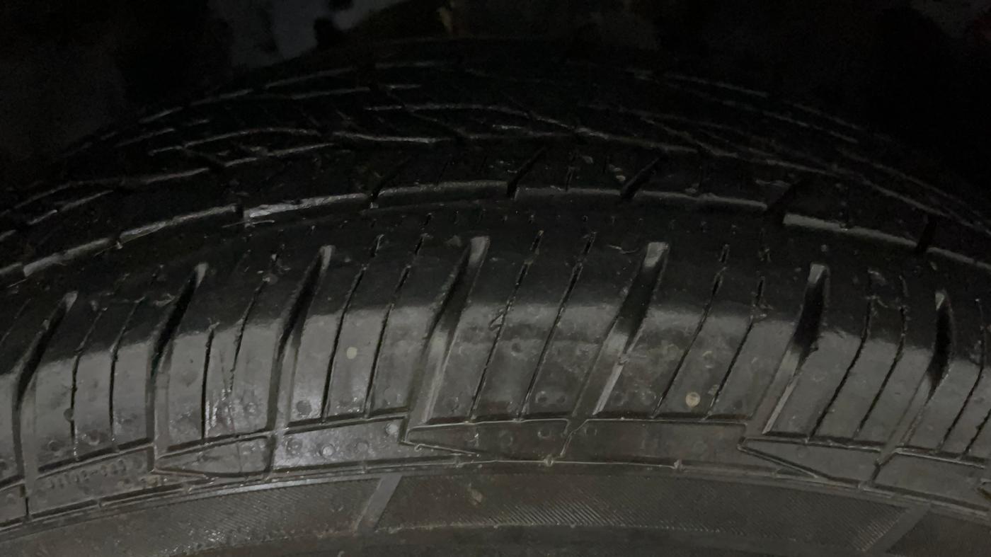 2020 Tata Harrier XM 2.0L KRYOTEC, Diesel, Manual, 95,786 km, Left Front Tyre Tread