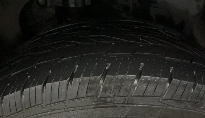 2020 Tata Harrier XM 2.0L KRYOTEC, Diesel, Manual, 95,786 km, Left Rear Tyre Tread