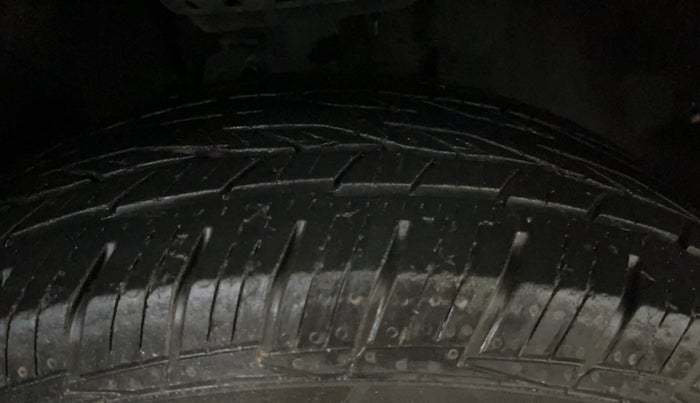 2020 Tata Harrier XM 2.0L KRYOTEC, Diesel, Manual, 95,786 km, Right Front Tyre Tread