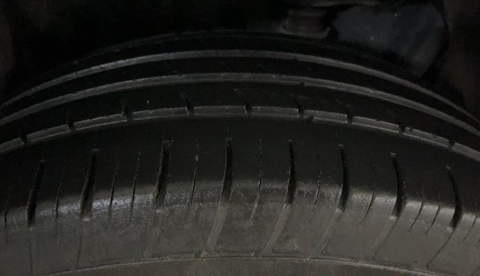 2020 Tata Harrier XM 2.0L KRYOTEC, Diesel, Manual, 95,786 km, Right Rear Tyre Tread