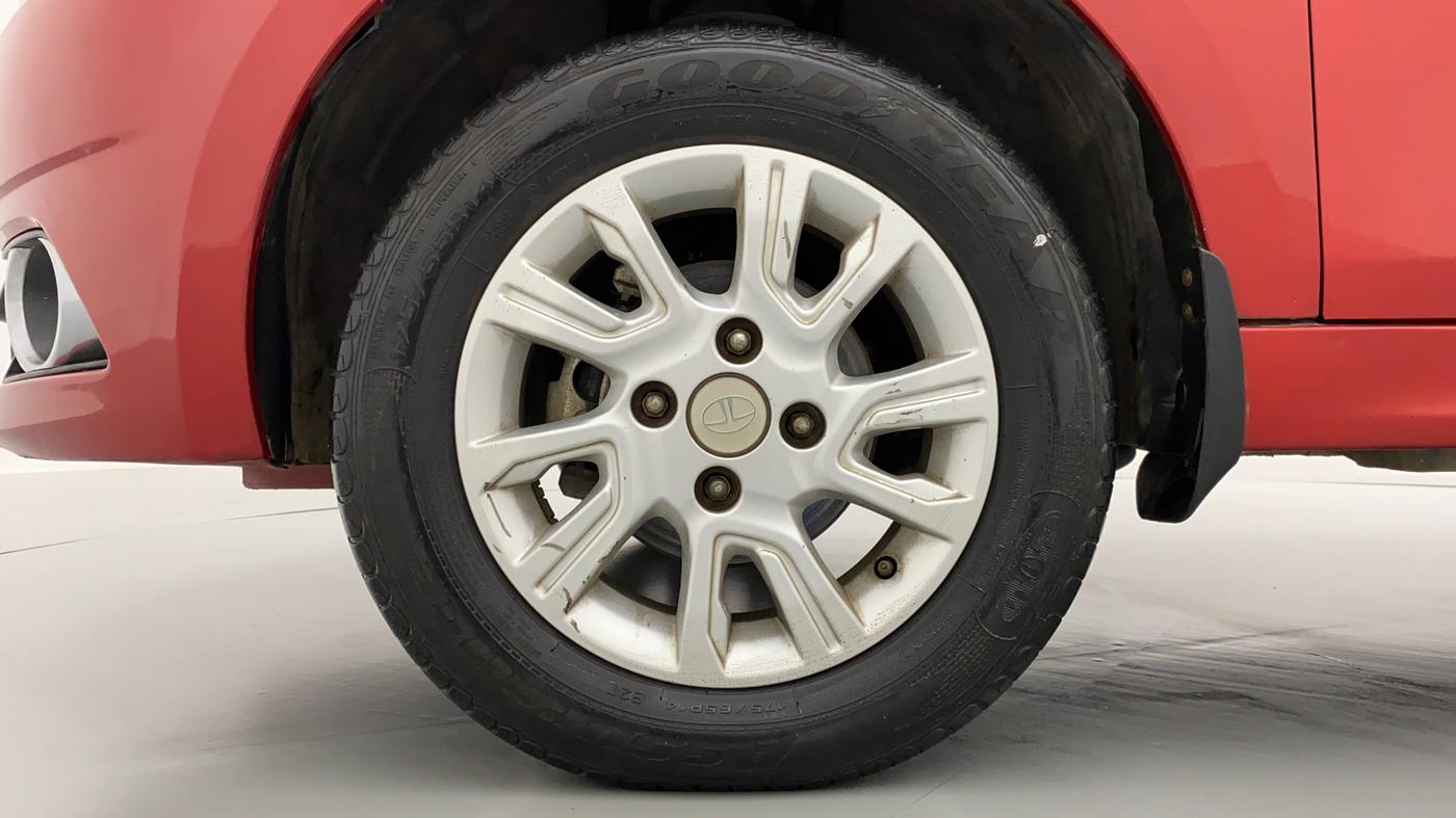 2017 Tata Tiago XZ 1.2 REVOTRON, Petrol, Manual, 32,289 km, Left Front Wheel