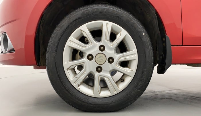 2017 Tata Tiago XZ 1.2 REVOTRON, Petrol, Manual, 32,289 km, Left Front Wheel