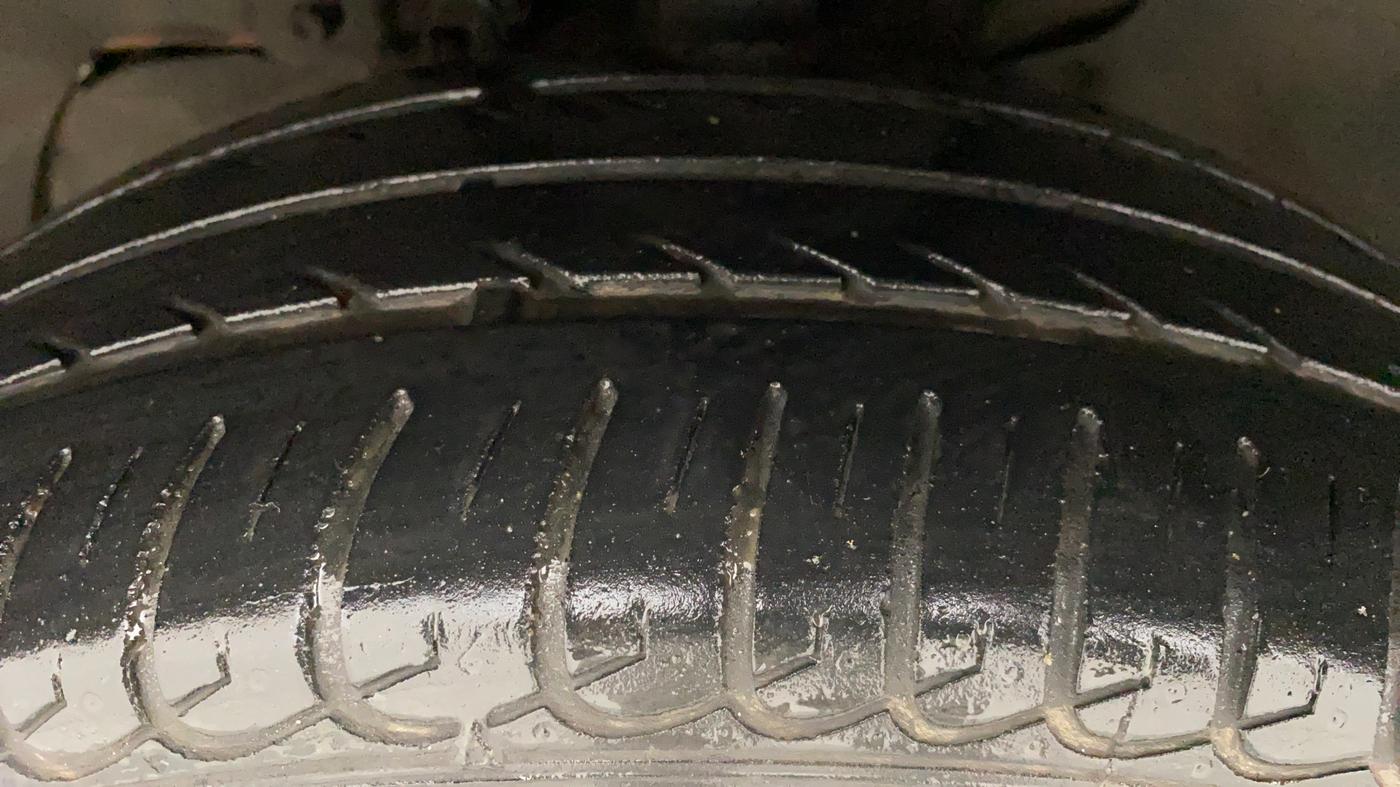 2017 Tata Tiago XZ 1.2 REVOTRON, Petrol, Manual, 32,289 km, Left Front Tyre Tread