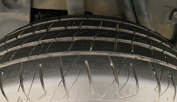 2019 Renault Duster RXS CVT, Petrol, Automatic, 91,088 km, Right Rear Tyre Tread