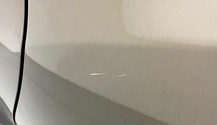 2019 Renault Duster RXS CVT, Petrol, Automatic, 91,088 km, Left quarter panel - Minor scratches