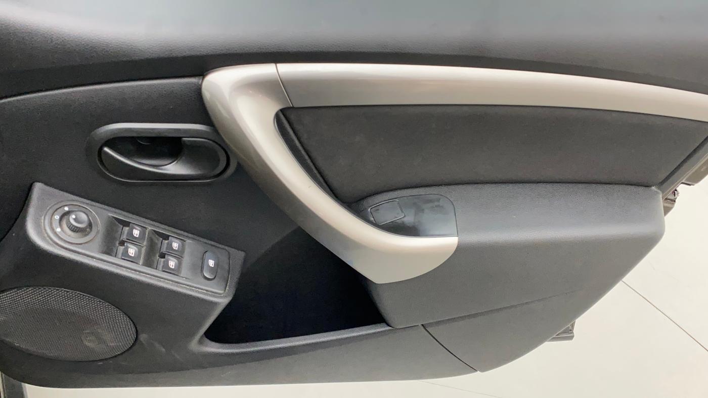 2019 Renault Duster RXS CVT, Petrol, Automatic, 91,088 km, Driver Side Door Panels Control