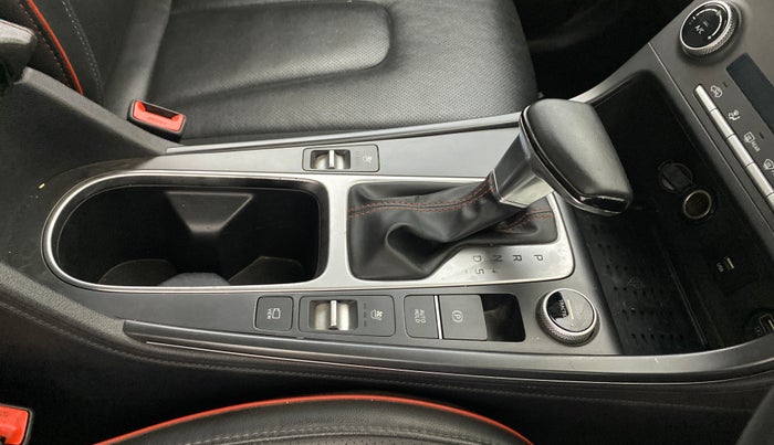 2021 Hyundai Creta SX (O) 1.4 TURBO DCT DUAL TONE, Petrol, Automatic, 29,416 km, Gear Lever