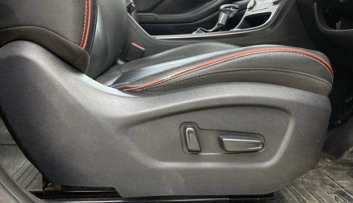 2021 Hyundai Creta SX (O) 1.4 TURBO DCT DUAL TONE, Petrol, Automatic, 29,416 km, Driver Side Adjustment Panel