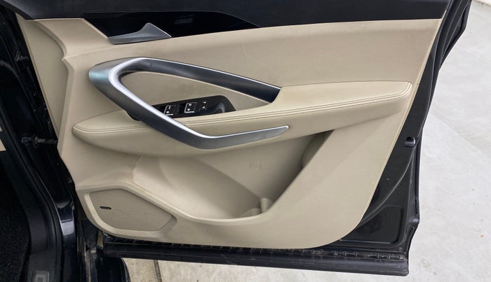 2021 MG HECTOR SHARP 1.5 PETROL CVT, Petrol, Automatic, 45,108 km, Driver Side Door Panels Control