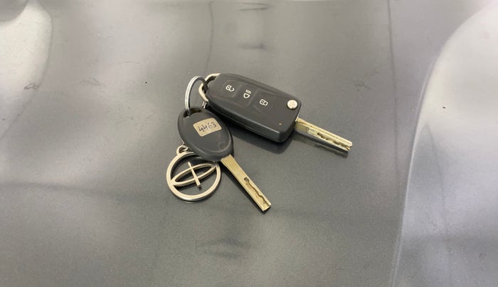 2020 Tata ALTROZ XE PETROL, Petrol, Manual, 48,591 km, Key Close Up