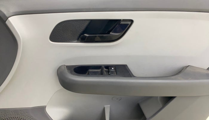 2020 Tata ALTROZ XE PETROL, Petrol, Manual, 48,591 km, Driver Side Door Panels Control