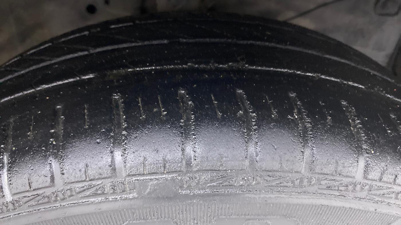 2012 Honda Brio S MT, Petrol, Manual, 40,503 km, Right Front Tyre Tread