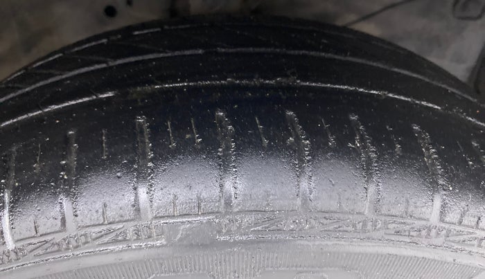 2012 Honda Brio S MT, Petrol, Manual, 40,503 km, Right Front Tyre Tread