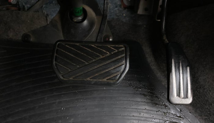 2011 Maruti A Star VXI (ABS) AT, Petrol, Automatic, 77,015 km, Pedals