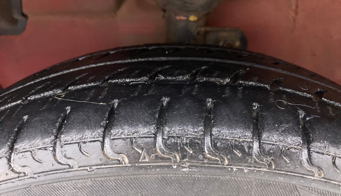 2011 Maruti A Star VXI (ABS) AT, Petrol, Automatic, 77,015 km, Left Front Tyre Tread