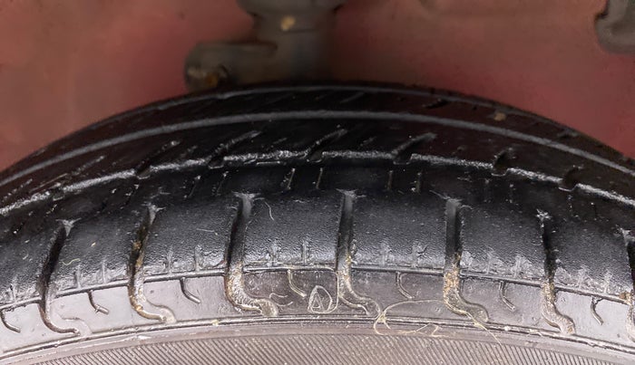 2011 Maruti A Star VXI (ABS) AT, Petrol, Automatic, 77,015 km, Right Front Tyre Tread