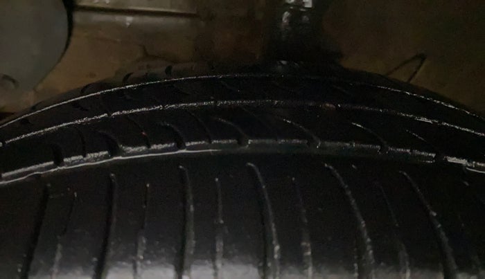 2022 Hyundai GRAND I10 NIOS SPORTZ 1.2 KAPPA VTVT CNG, CNG, Manual, 64,074 km, Left Front Tyre Tread