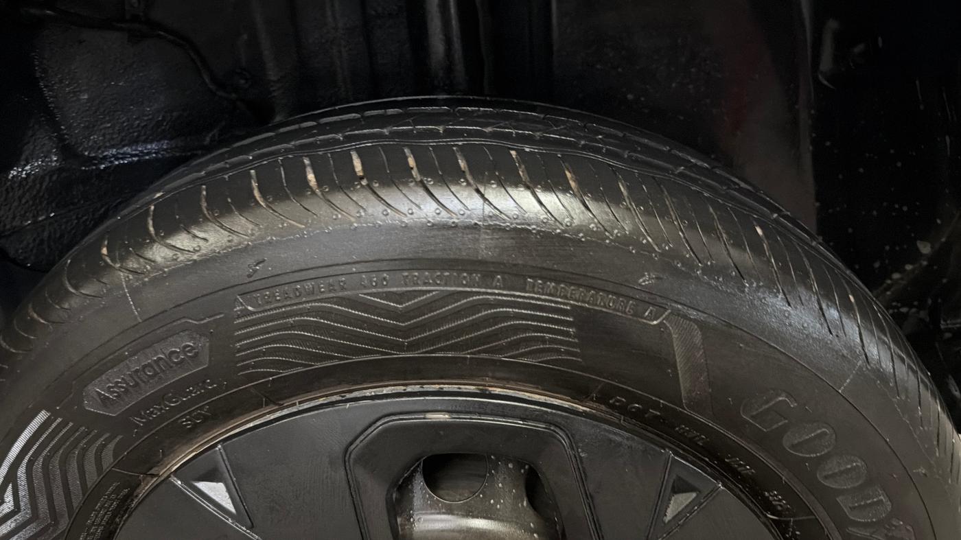 2022 Tata PUNCH PURE MT, Petrol, Manual, 84,154 km, Left Rear Tyre Tread