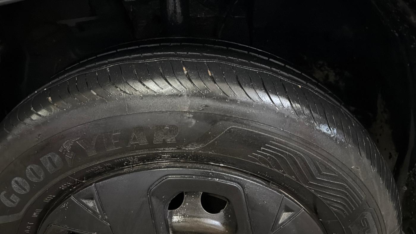 2022 Tata PUNCH PURE MT, Petrol, Manual, 84,154 km, Left Front Tyre Tread
