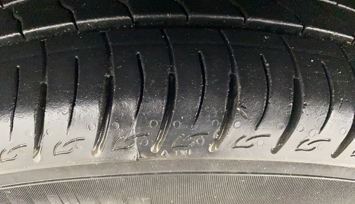 2018 Ford Ecosport TREND + 1.5L PETROL AT, Petrol, Automatic, 50,070 km, Left Front Tyre Tread