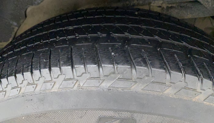 2017 Mahindra XUV500 W10 AT, Diesel, Automatic, 63,598 km, Left Rear Tyre Tread