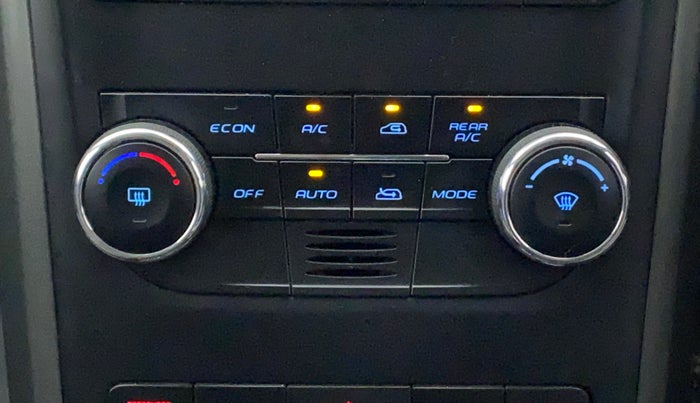 2017 Mahindra XUV500 W10 AT, Diesel, Automatic, 63,598 km, Automatic Climate Control
