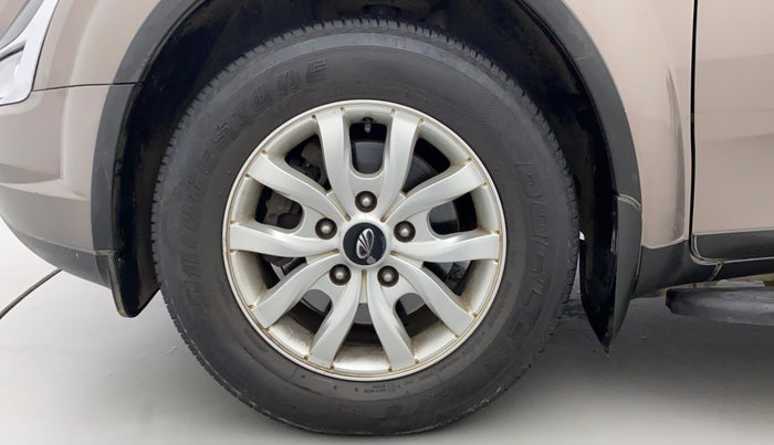 2017 Mahindra XUV500 W10 AT, Diesel, Automatic, 63,598 km, Left Front Wheel