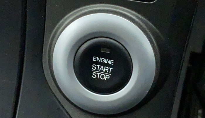 2017 Mahindra XUV500 W10 AT, Diesel, Automatic, 63,598 km, Keyless Start/ Stop Button
