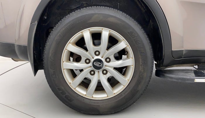 2017 Mahindra XUV500 W10 AT, Diesel, Automatic, 63,598 km, Right Rear Wheel