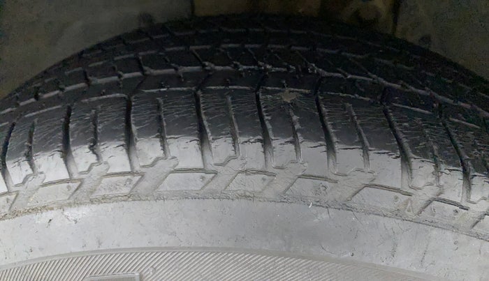 2017 Mahindra XUV500 W10 AT, Diesel, Automatic, 63,598 km, Left Front Tyre Tread