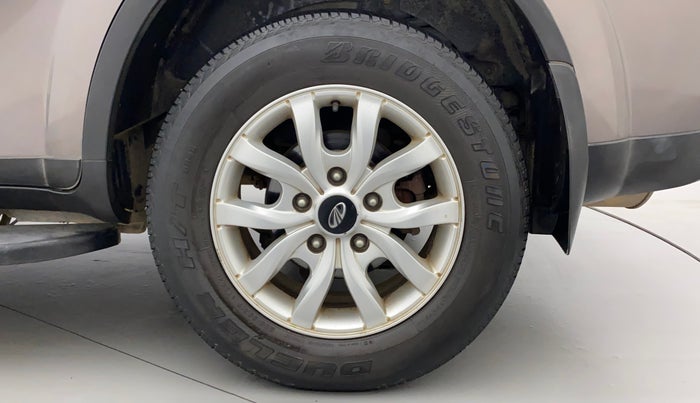 2017 Mahindra XUV500 W10 AT, Diesel, Automatic, 63,598 km, Left Rear Wheel