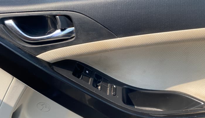 2023 Tata NEXON XZ PLUS PETROL SUNROOF, Petrol, Manual, 65,665 km, Driver Side Door Panels Control