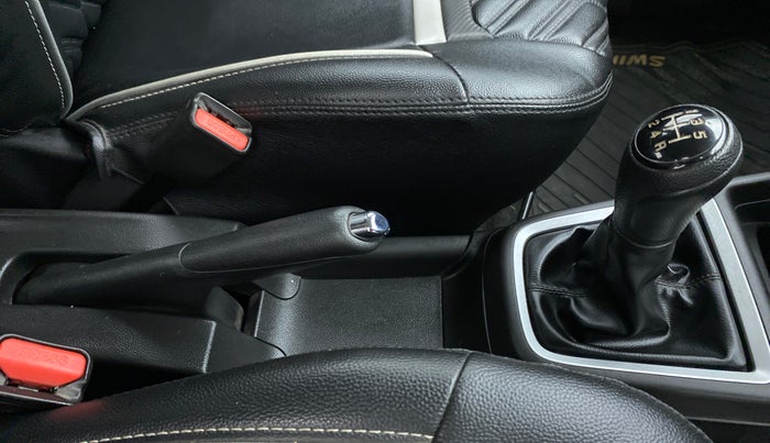 2019 Maruti Swift VXI D, Petrol, Manual, 21,390 km, Gear Lever