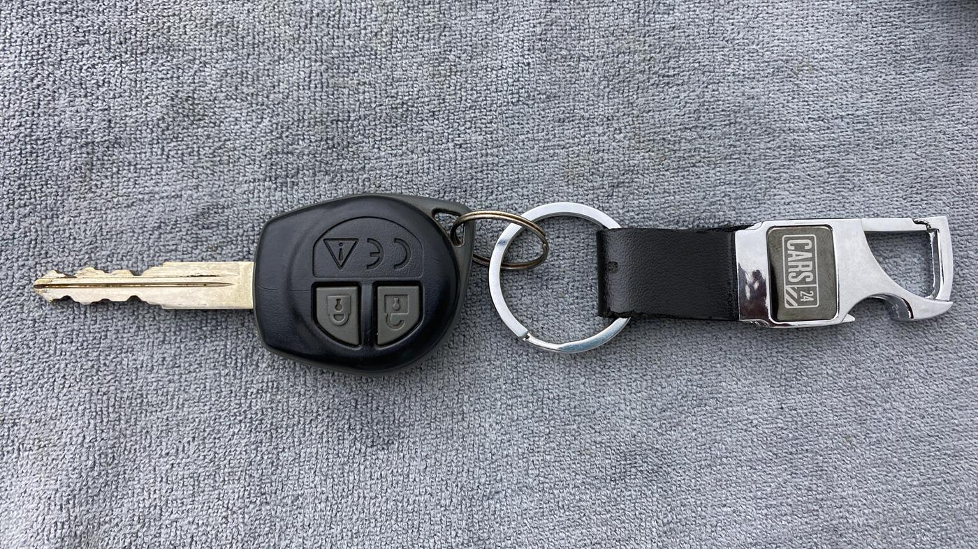 2019 Maruti Swift VXI D, Petrol, Manual, 21,390 km, Key Close Up