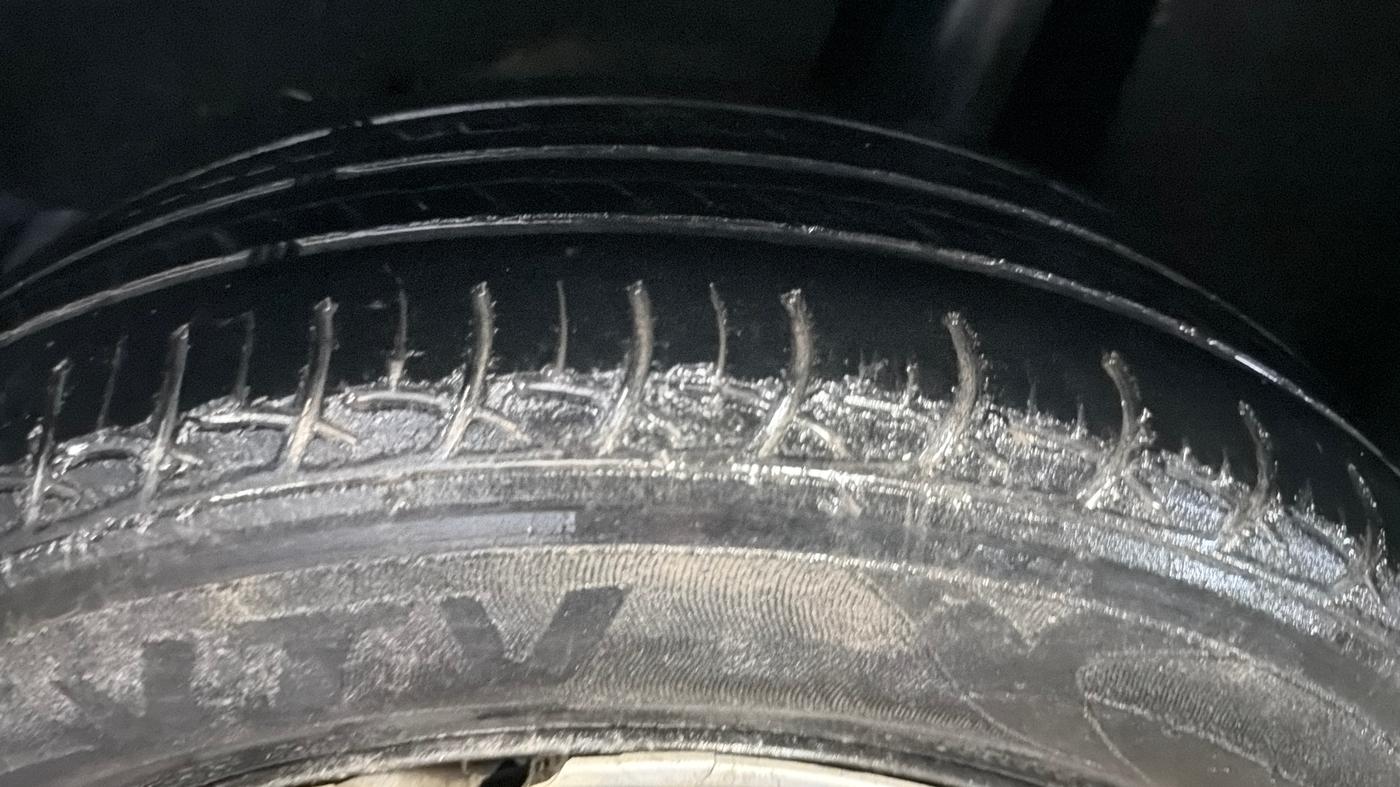 2016 Maruti Baleno DELTA PETROL 1.2, Petrol, Manual, 62,069 km, Left Rear Tyre Tread