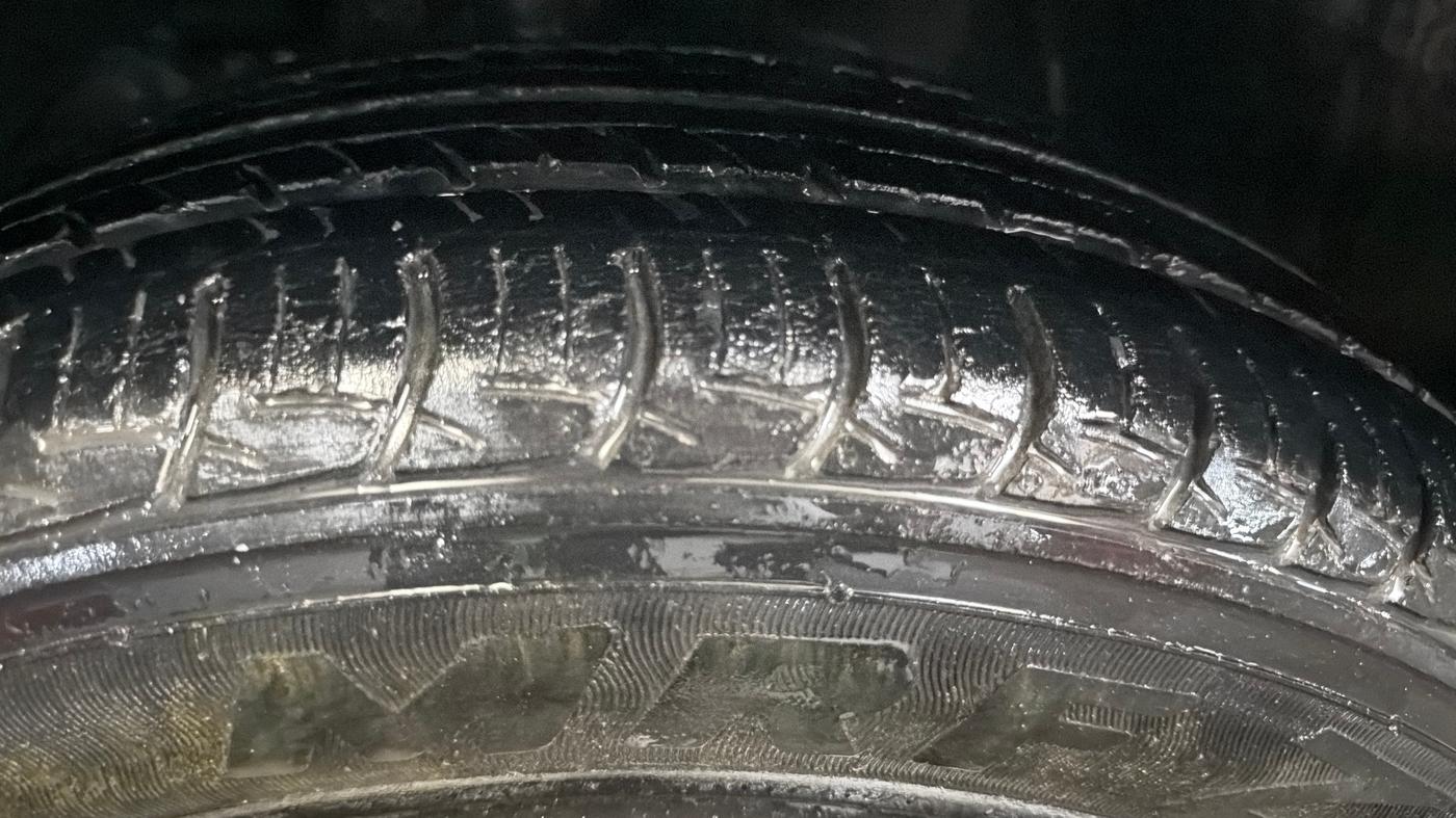 2016 Maruti Baleno DELTA PETROL 1.2, Petrol, Manual, 62,069 km, Left Front Tyre Tread