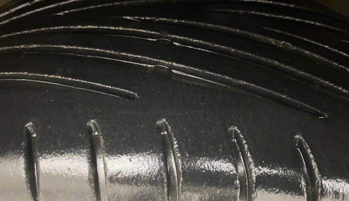 2012 Hyundai i20 ASTA 1.4 CRDI, Diesel, Manual, 64,145 km, Left Front Tyre Tread