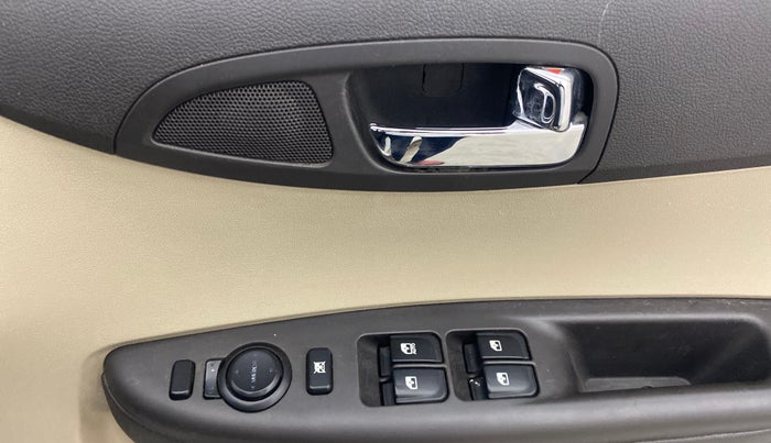 2012 Hyundai i20 ASTA 1.4 CRDI, Diesel, Manual, 64,145 km, Driver Side Door Panels Control